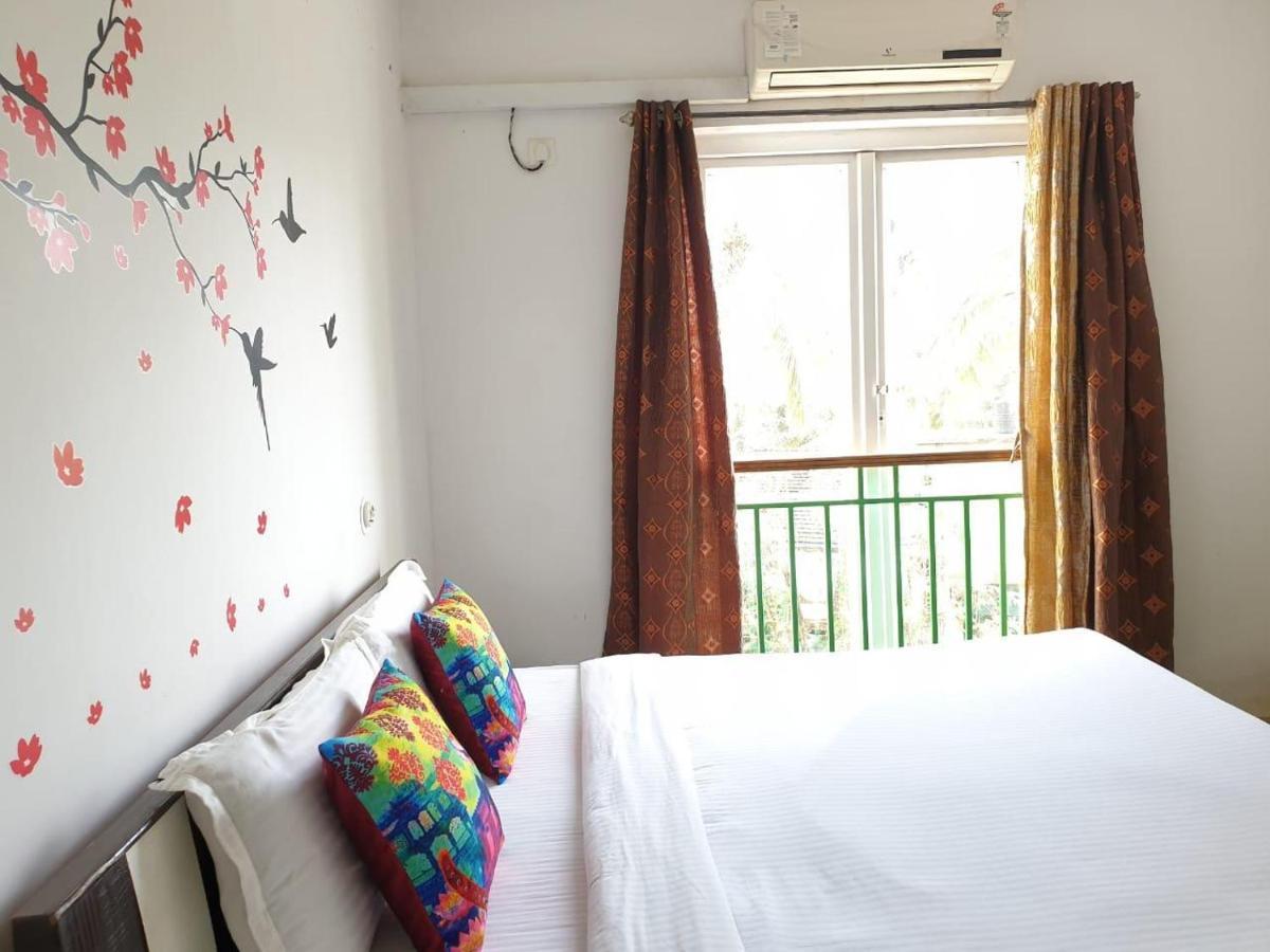 Ronnie'S Studio Apartment Arpora Luaran gambar