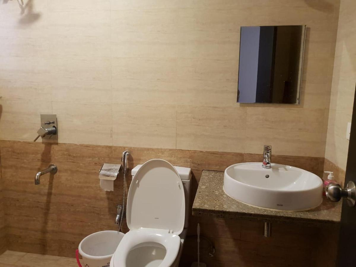 Ronnie'S Studio Apartment Arpora Luaran gambar
