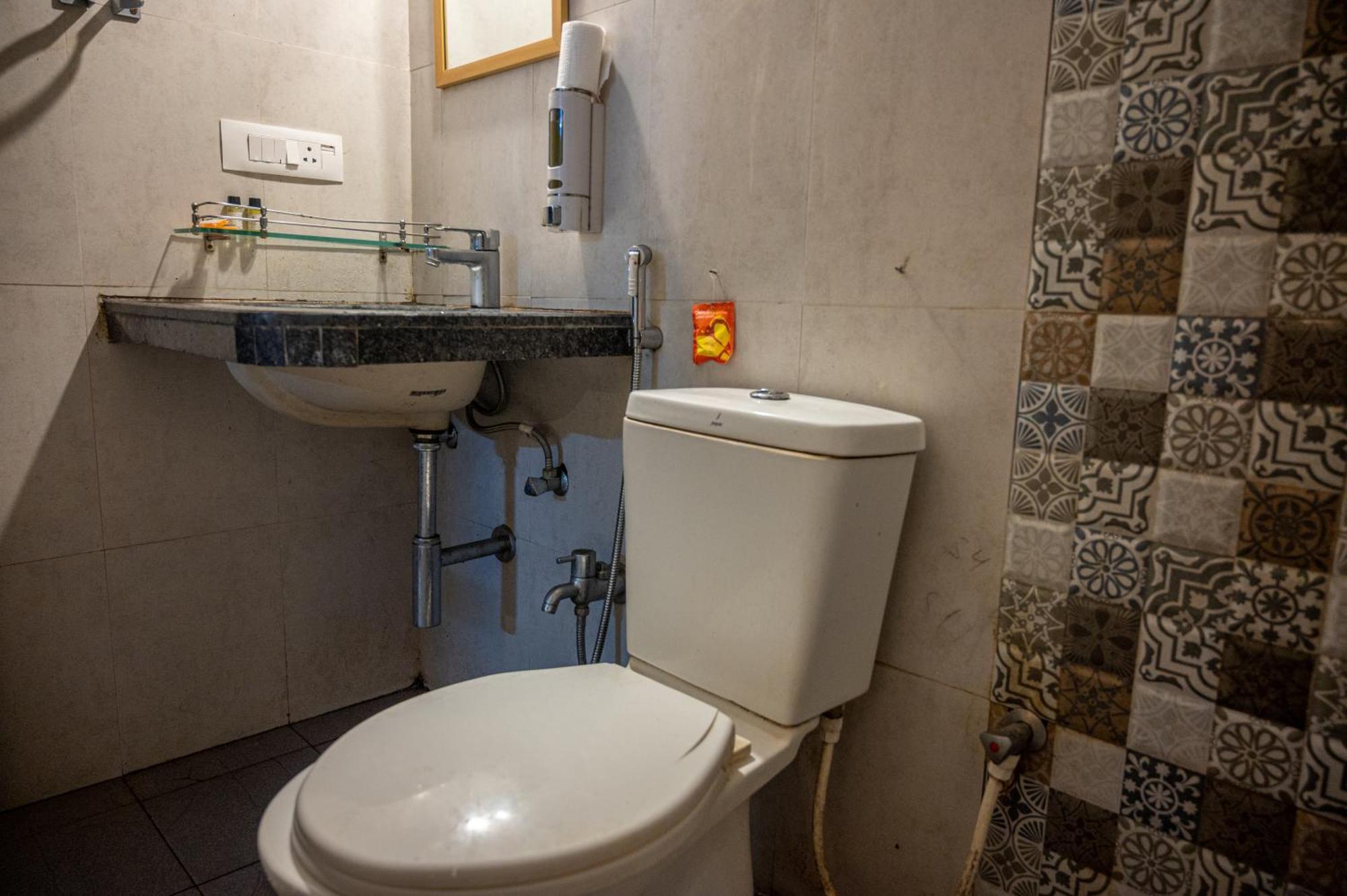 Ronnie'S Studio Apartment Arpora Luaran gambar